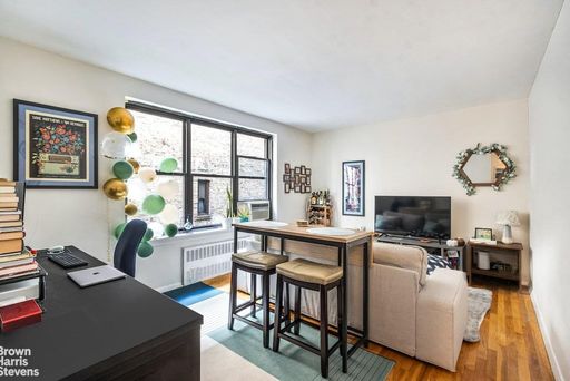 Image 1 of 7 for 208 East 70th Street #4D in Manhattan, New York, NY, 10021