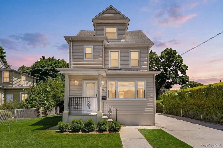 208 Third Avenue