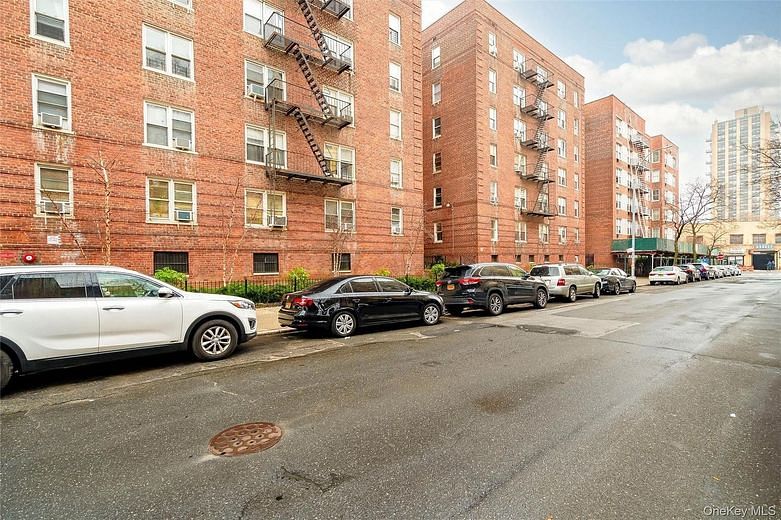 2080 Barnes Avenue #4A