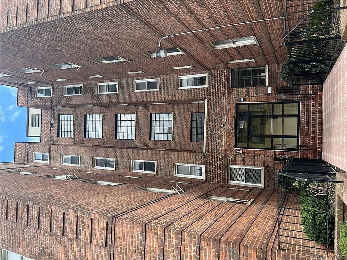 2080 Barnes Avenue #4C