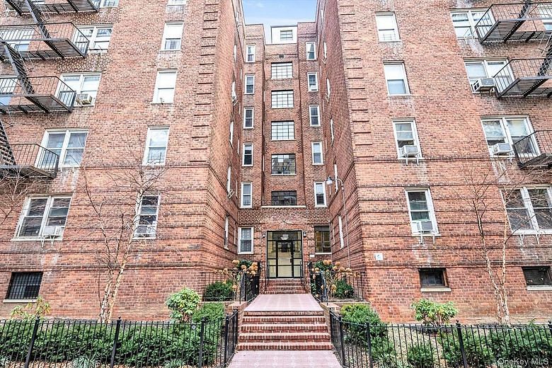 2080 Barnes Avenue #4E