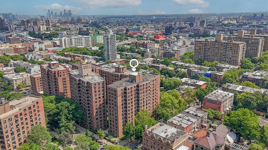 209 Clinton Avenue #1D