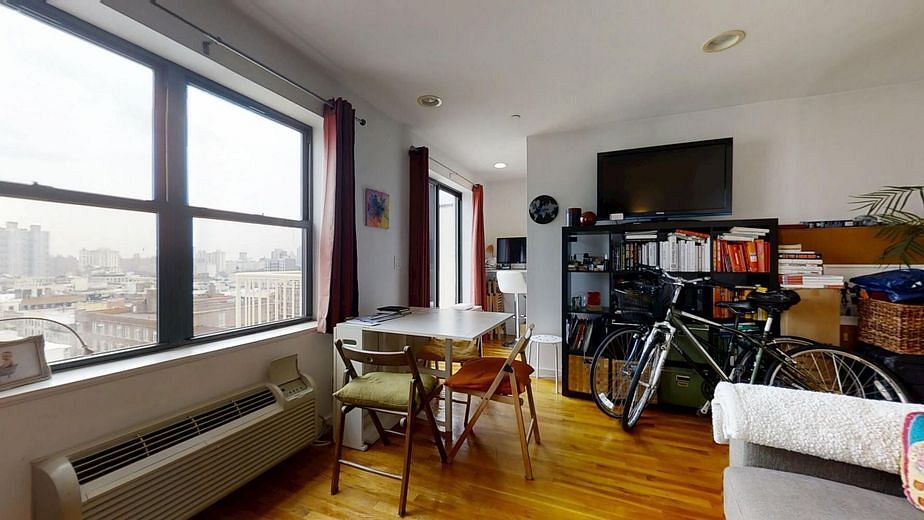 2098 Fred Douglas Boulevard #PHO