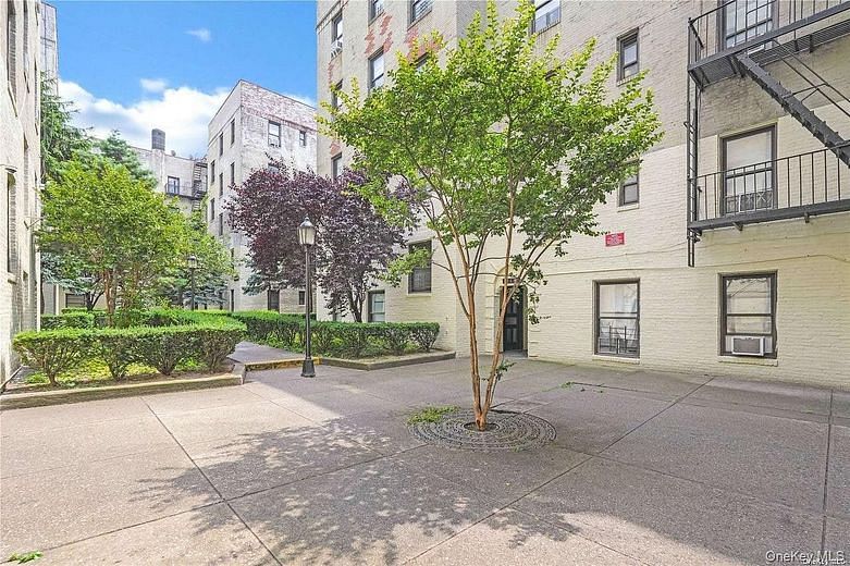 21-15 33 Street #4G