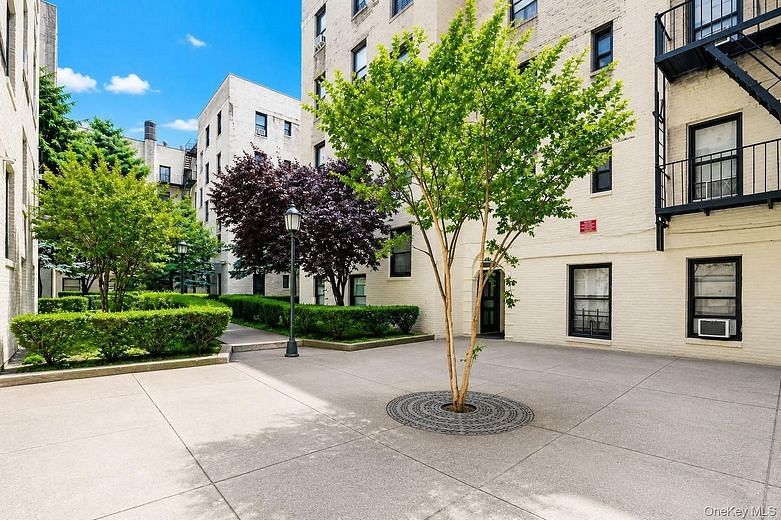 21-15 33st #4