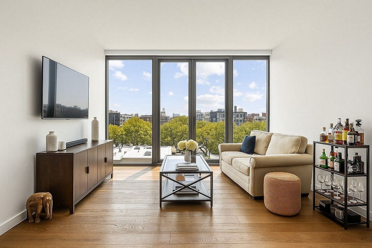 Image 1 of 23 for 21-30 44th Drive #6I in Queens, Long Island City, NY, 11101