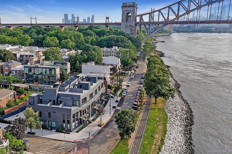 21-31 Shore Boulevard #2D