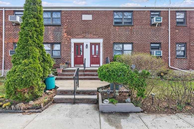 21-41 Utopia Parkway #LOWER