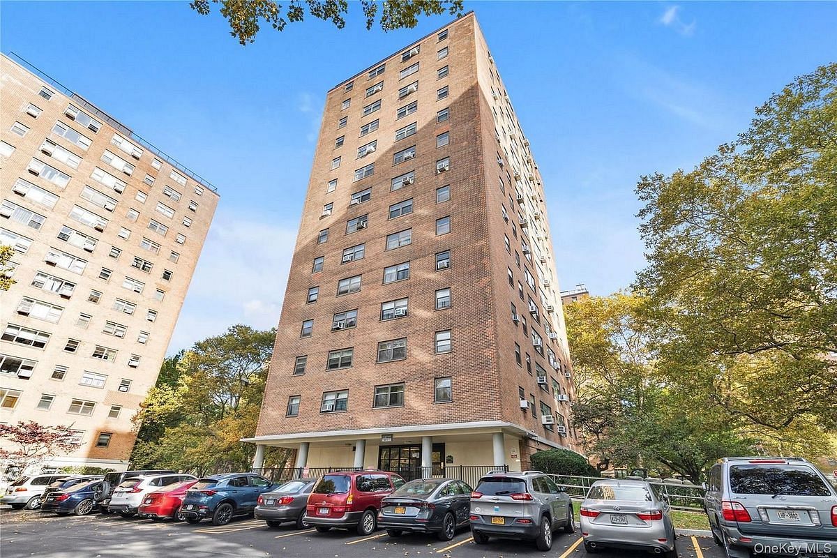 Image 1 of 17 for 21-71 34th Avenue #11B in Queens, Astoria, NY, 11106