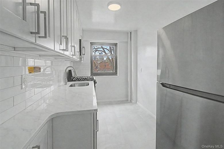 21-85 34th Ave Avenue #3B