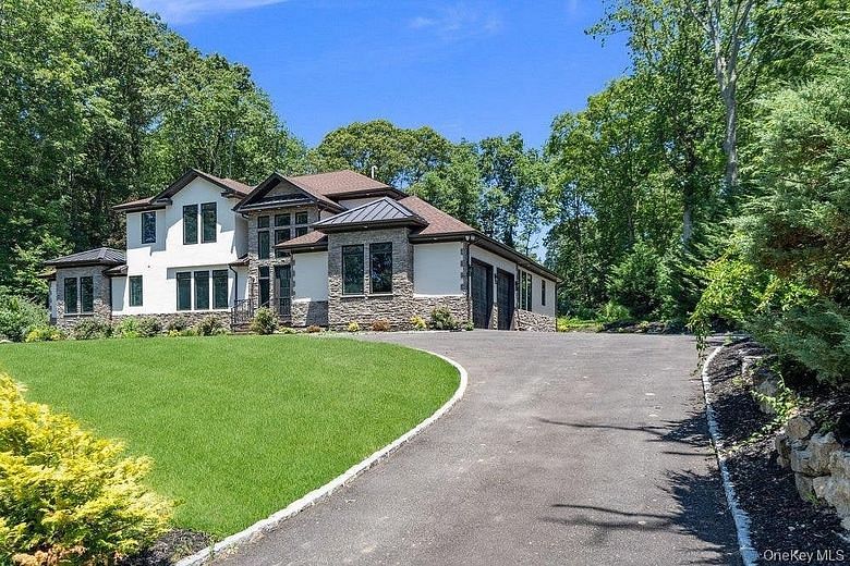 21 Arista Drive