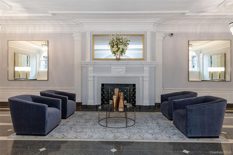 21 Barstow Road #2D