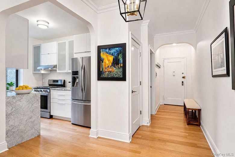 21 Barstow Road #2K