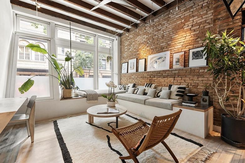 21 Bleecker Street #1W