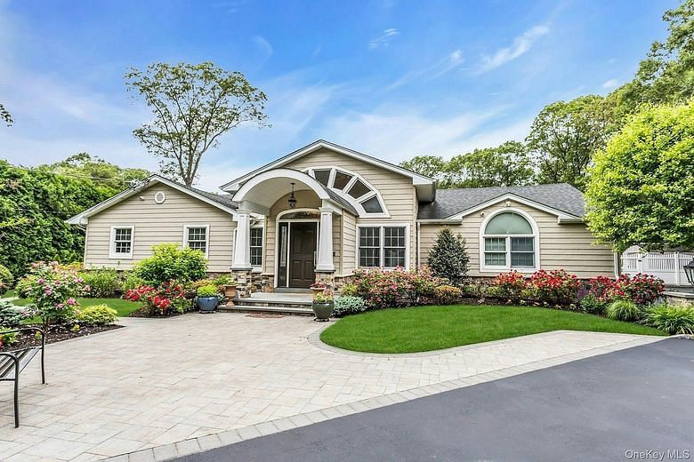 21 Buttonwood Drive