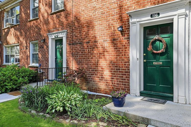 21 Fieldstone Drive #198