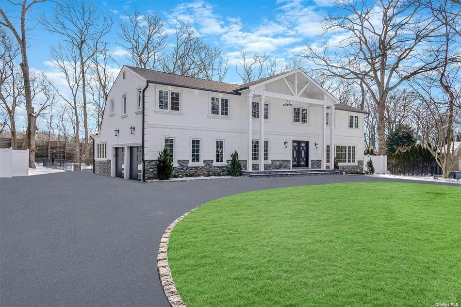 Image 1 of 32 for 21 Hemingway Drive in Long Island, Dix Hills, NY, 11746
