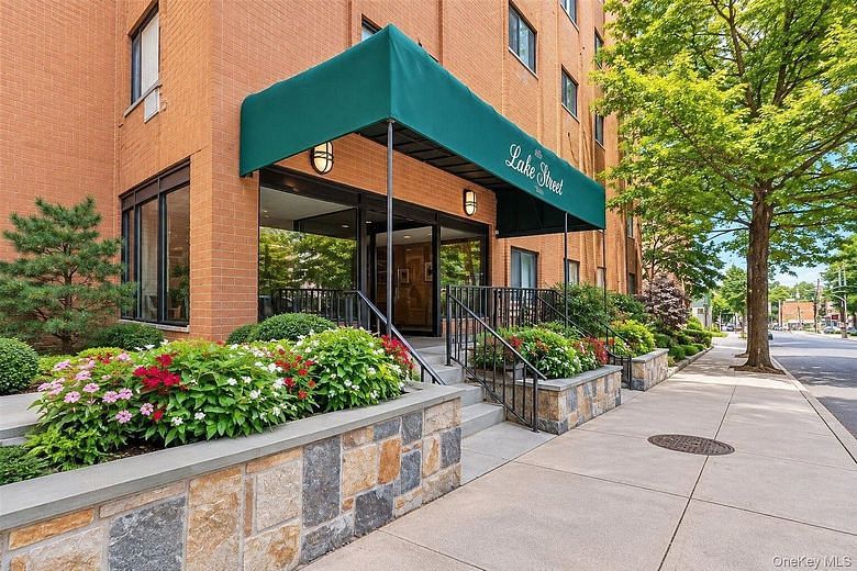 21 Lake Street #6E