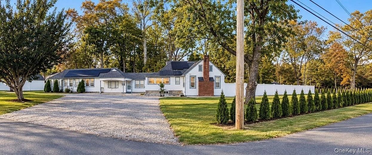 21 Locust Avenue