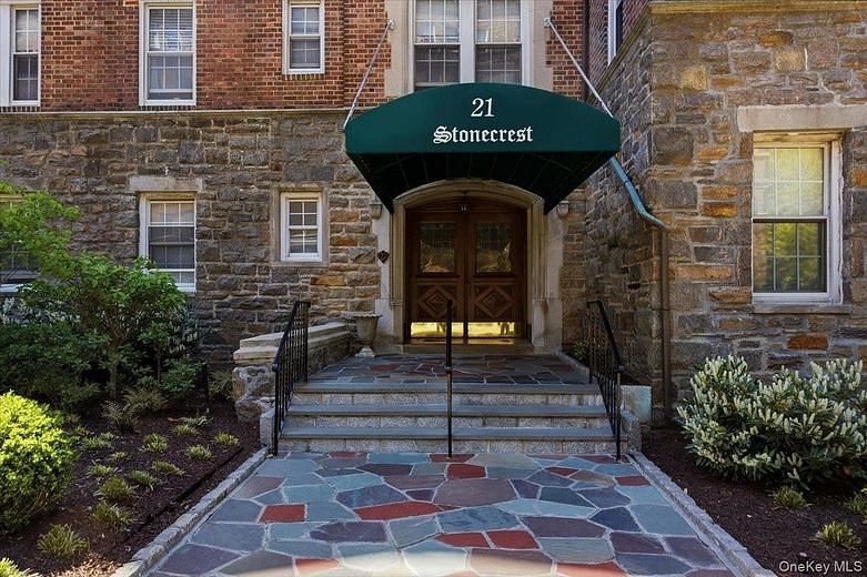 21 N Chatsworth Avenue #2J