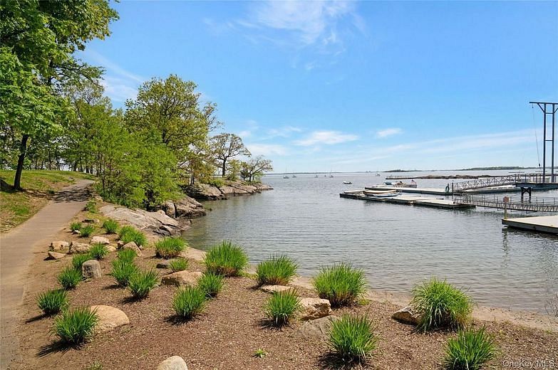 21 N Chatsworth Avenue #3C