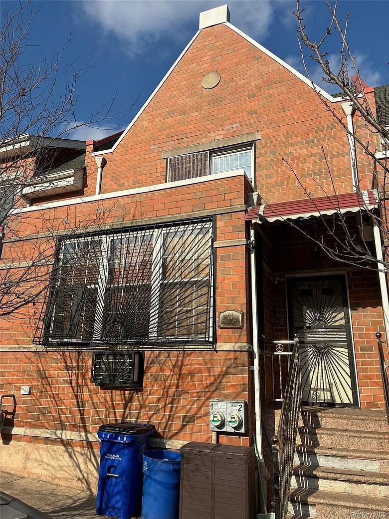 21 Renaissance Court