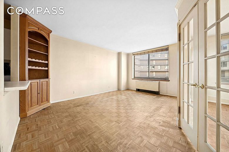 21 South End Avenue #528