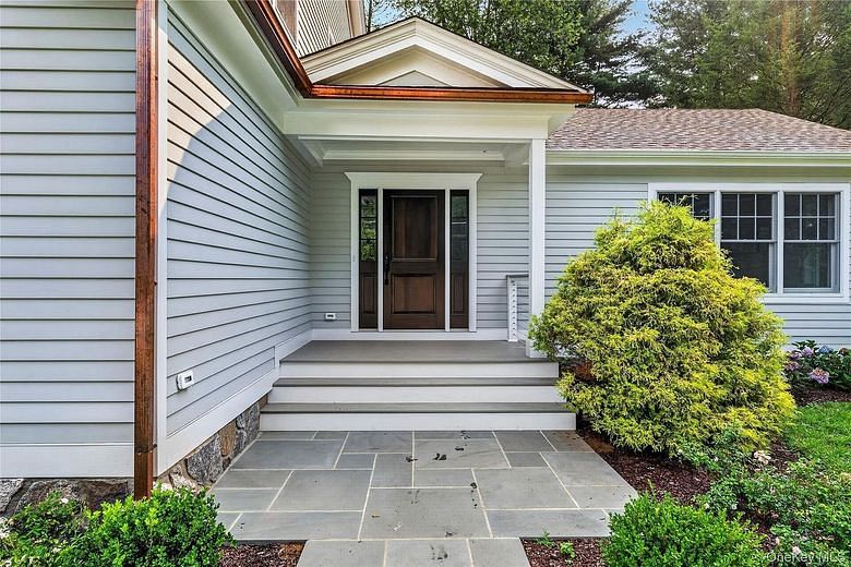 21 Twin Lakes Road