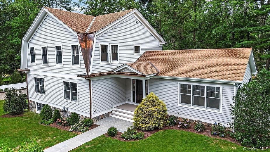 21 Twin Lakes Road