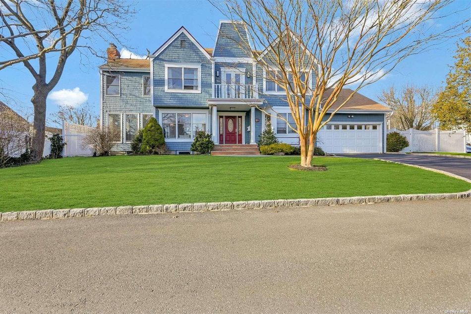 Image 1 of 36 for 21 Wendover Road in Long Island, Sayville, NY, 11782