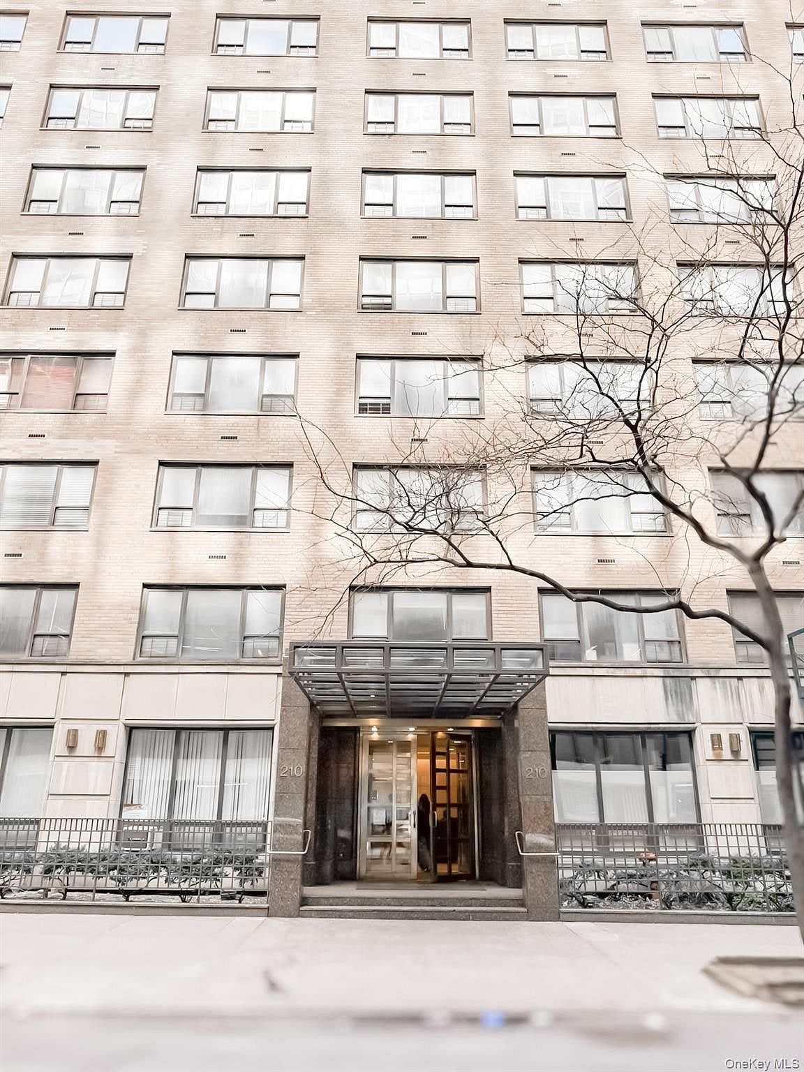 Image 1 of 42 for 210 E 47th Street #7D in Manhattan, New York, NY, 10017