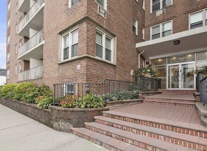 210 E Broadway #6J