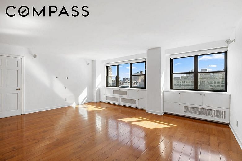 210 East 15th Street #10HJK