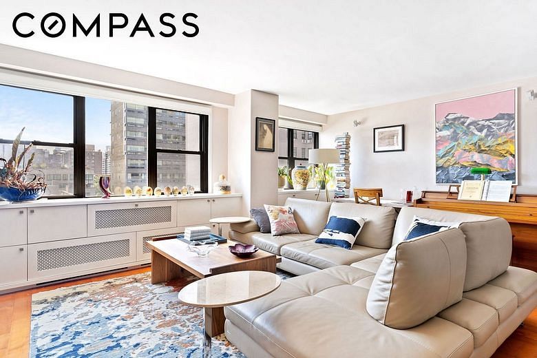 210 East 15th Street #10HJK
