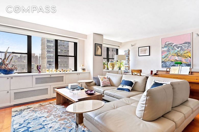 210 East 15th Street #10HJK