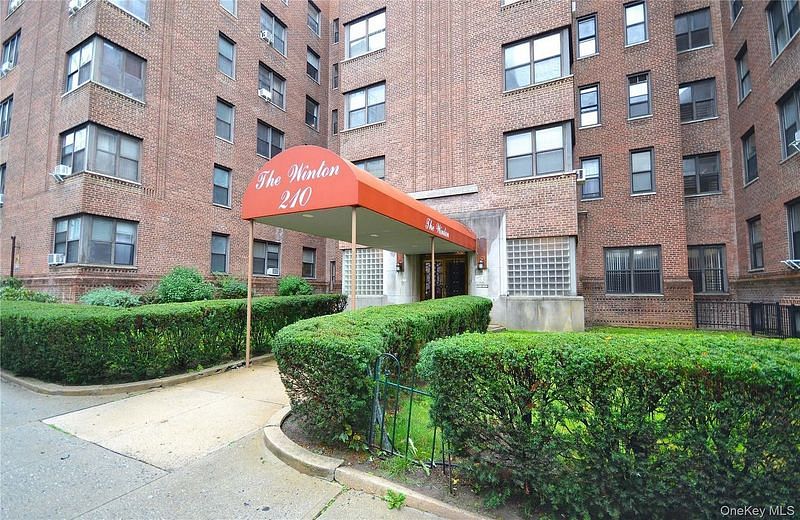 210 Martine Avenue #1H