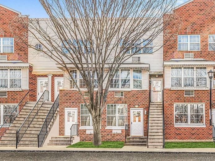 210 Sunset Boulevard