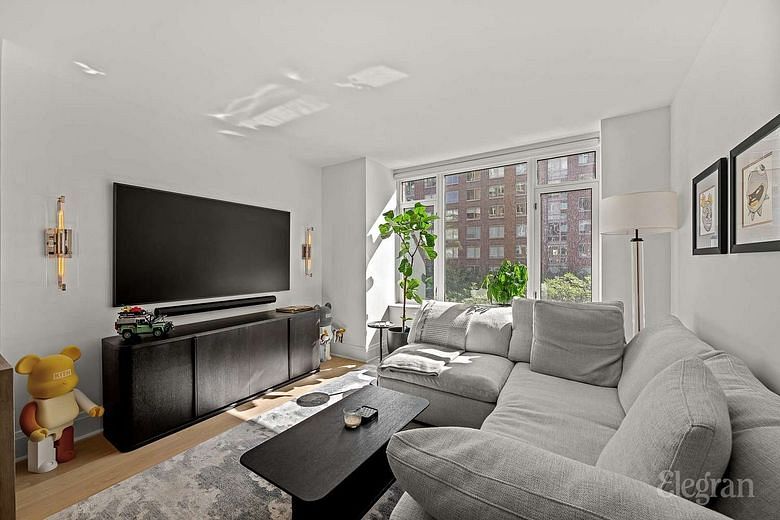 210 Warren Street #6D