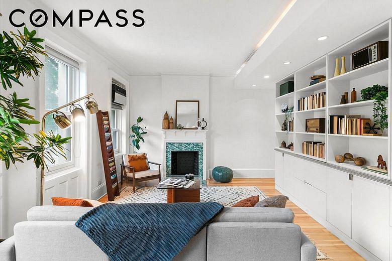 210 West 21st Street #2FW