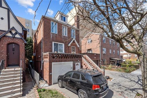 Image 1 of 28 for 2105 Matthews in Bronx, NY, 10462