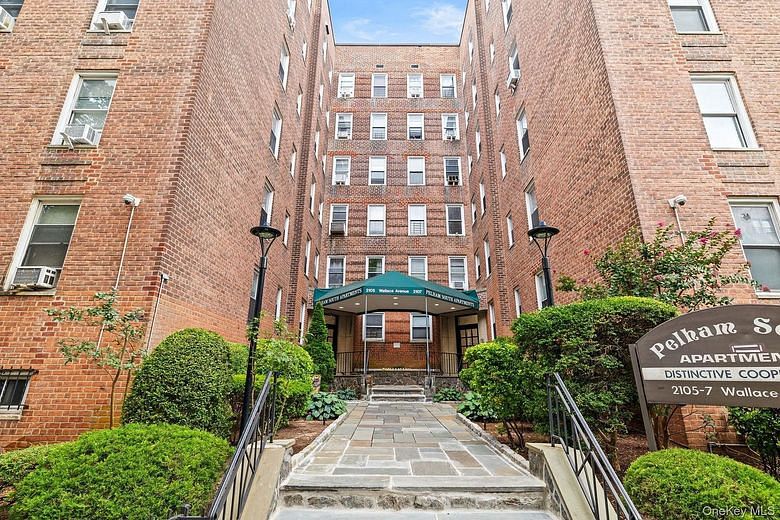2105 Wallace Avenue #5A