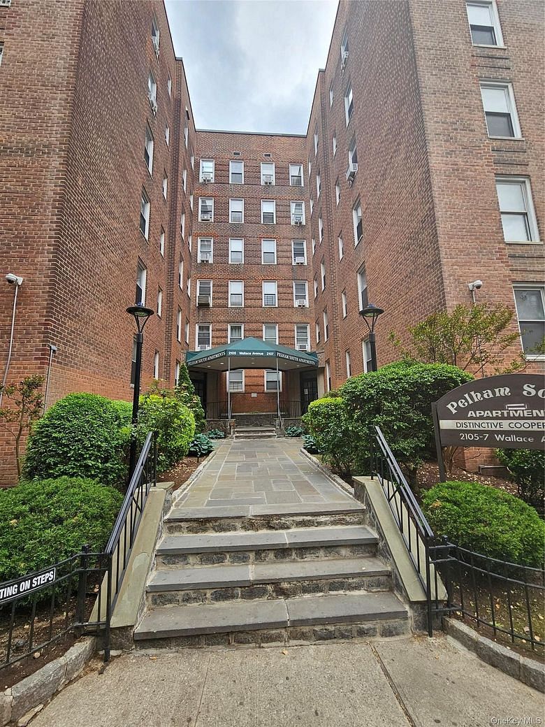 2107 Wallace Avenue #4D