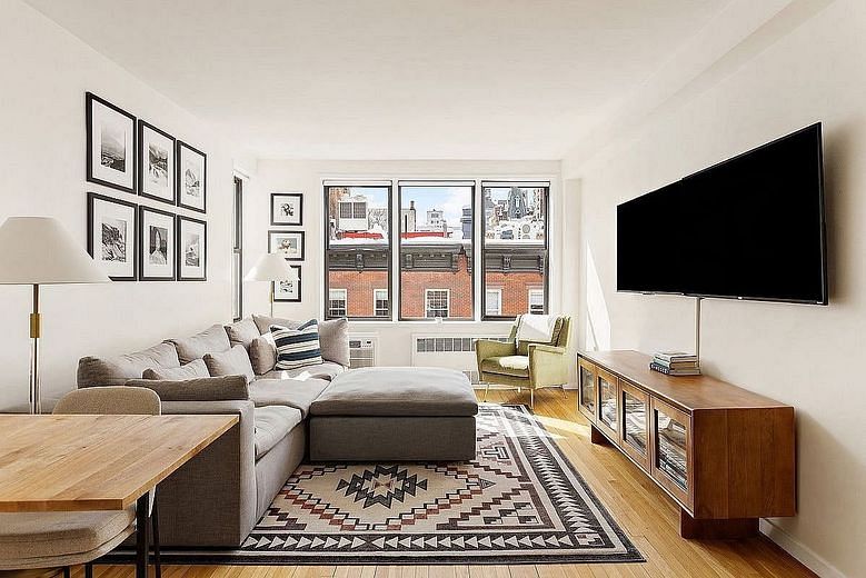 211 East 18th Street #4P