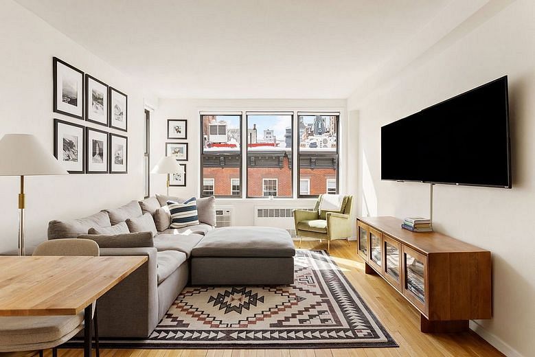 211 East 18th Street #4P