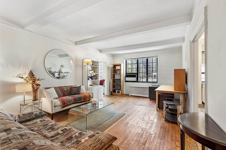 211 East 35th Street #8G