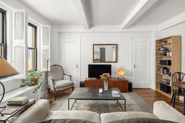 211 East 35th Street #9D