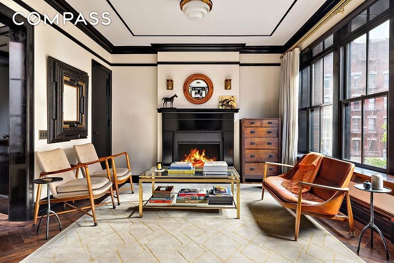 211 Elizabeth Street #3S