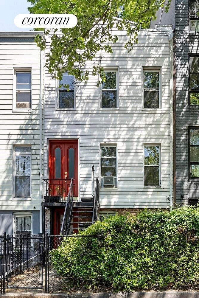 211 Halsey Street