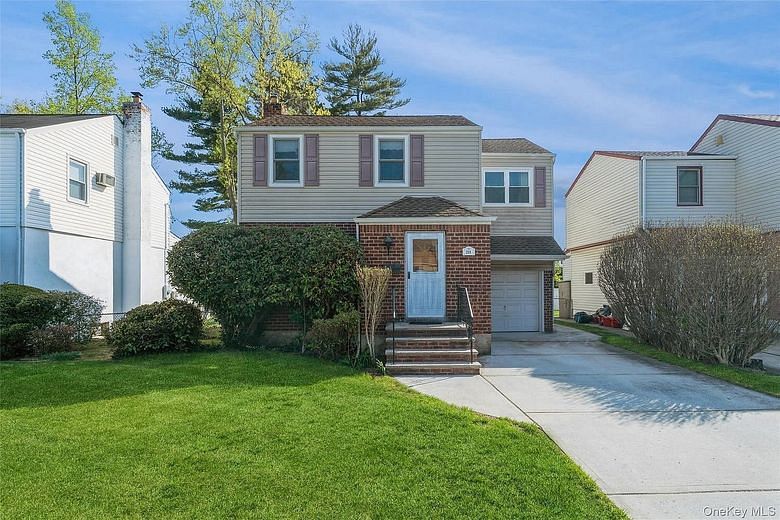 211 Norfeld Boulevard