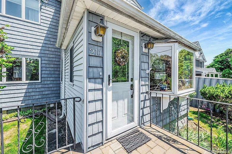 211 Saint Marks Place